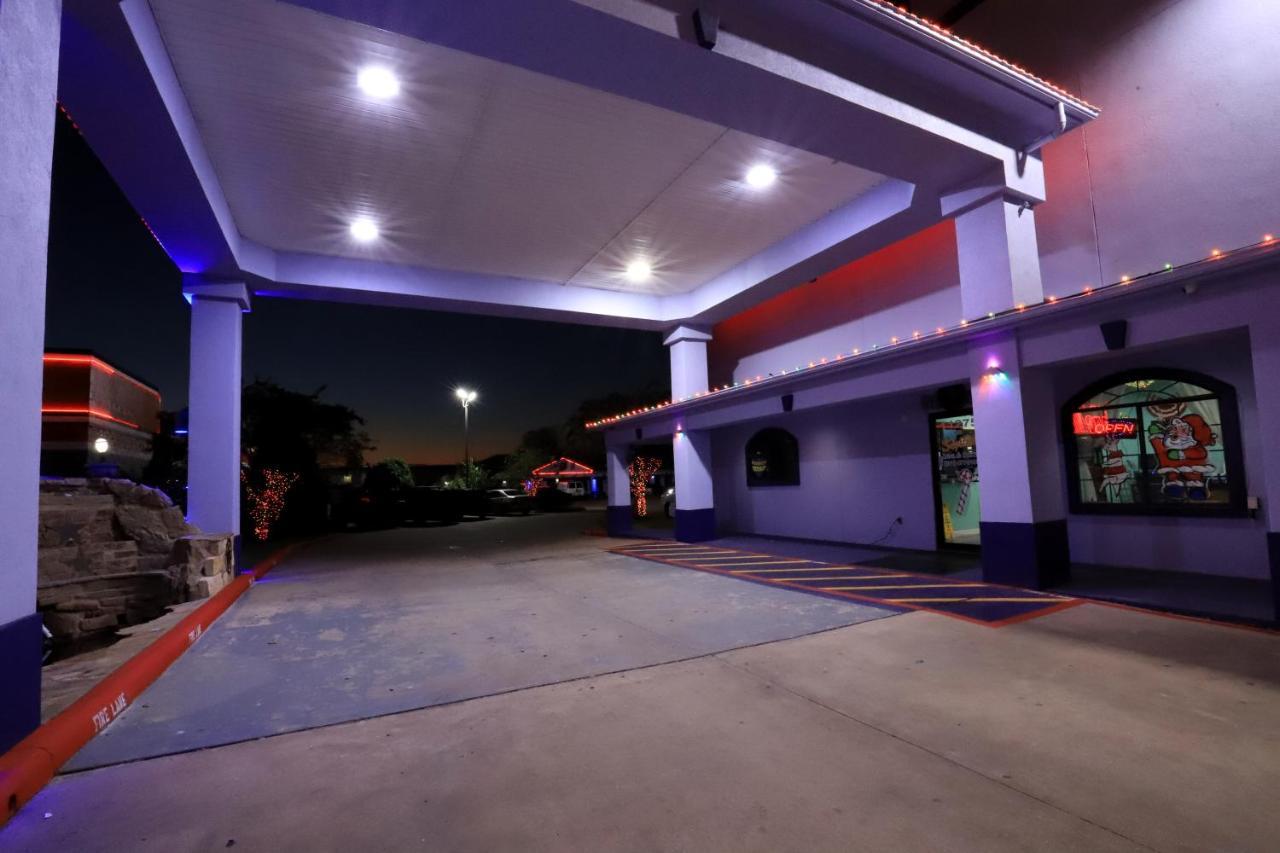 Scottish Inn And Suites Houston-Jones Road Louetta Εξωτερικό φωτογραφία