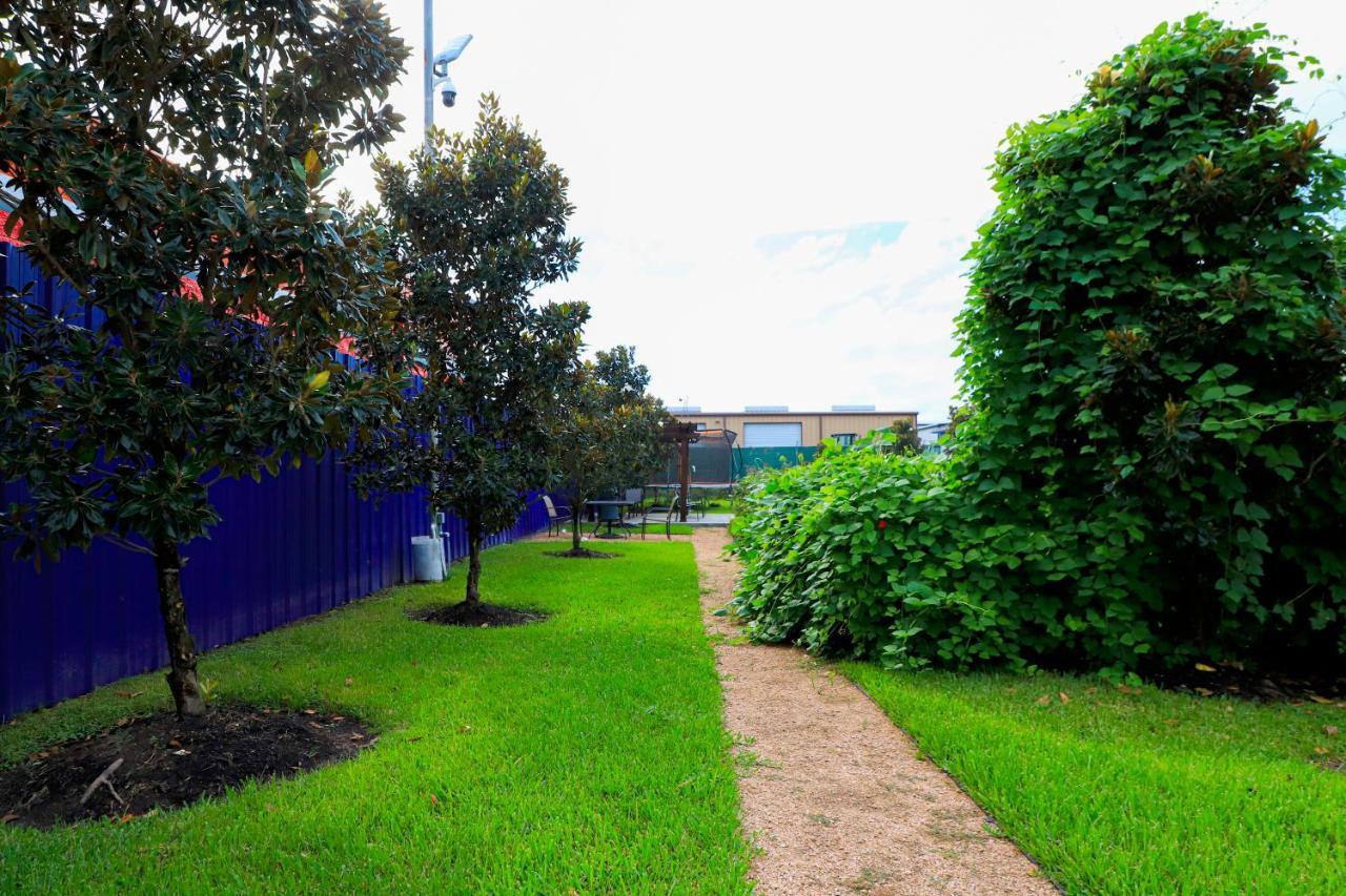 Scottish Inn And Suites Houston-Jones Road Louetta Εξωτερικό φωτογραφία